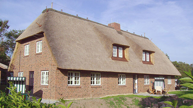 Umbau Reetdachhaus zu Ferienarartments Sylt